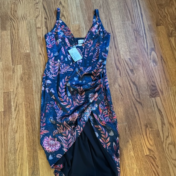 Averie dress - Picture 1 of 4